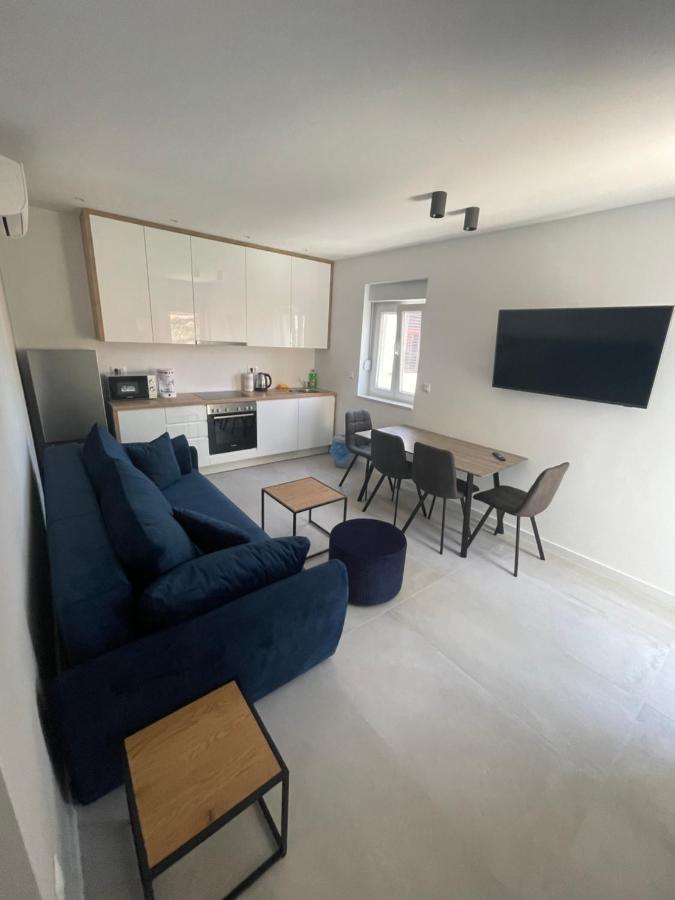 New Modern Deluxe Apartmens Domo Apartment